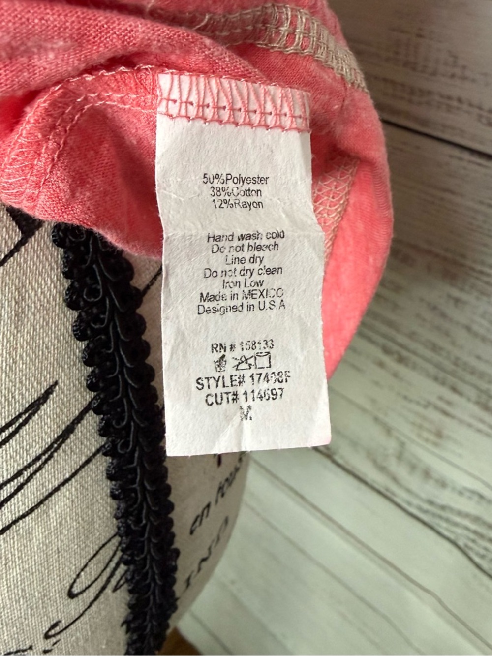 Staccato tank top. Pink size medium NWOT - Picture 6 of 8